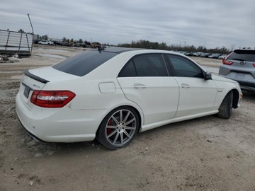 Mercedes Klasa E W212 2012 Mercedes-Benz Klasa E 63 AMG 2012 5.5l 5.5 Benzyna 518KM, zdjęcie 3
