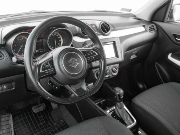 Suzuki Swift VI Hatchback Facelifting 1.2 DualJet SHVS 83KM 2021 Suzuki Swift WD1735S#1.2 Dualjet SHVS Premium CVT, zdjęcie 5