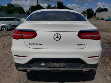 Mercedes GLC C253 2019 Mercedes-Benz GLC 2019 Mercedes-Benz GLC GLC 300 4MATIC Coupe 2.0 Benzyna, zdjęcie 3