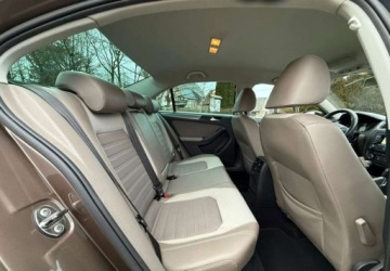 Volkswagen Jetta VI Sedan 1.4 TSI 122KM 2012 Volkswagen Jetta Volkswagen Jetta 1.4 TSI Highline Perfectline DSG 1.4, zdjęcie 28