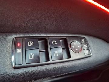 Mercedes Klasa E W212 Coupe 200 CGI BlueEFFICIENCY 184KM 2010 Mercedes E 200 Coupe Avantgarde Automat Kamera Nav, zdjęcie 38