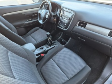 Mitsubishi Outlander III SUV Facelifting 2.0 SOHC MIVEC 150KM 2014 Mitsubishi Outlander 2.0i, 150KM, Tempomat, Hak,, zdjęcie 22