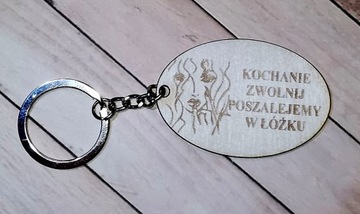 Brelok drewniany dla niego Kochanie zwolnij