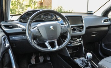 Peugeot 2008 I SUV Facelifting 1.5 BlueHDI 102KM 2018 Peugeot 2008 2018 r. 1,5HDi Salon PL 1 wlasciciel Bezwypadkowy 55 tys.km, zdjęcie 8