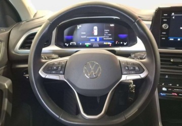 Volkswagen T-Roc I SUV Facelifting 1.5 TSI ACT 150KM 2023 Volkswagen T-Roc Life 1.5TSI 150KM DSG 2023r., Salon PL, I wlasciciel, VAT, zdjęcie 17