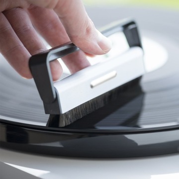 PRO-JECT BRUSH IT СЕРЕБРЯНАЯ ВИНИЛОВАЯ ЩЕТКА
