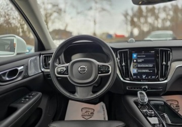Volvo V60 II  Kombi Plug-in 2.0 T6 Plug-In Hybrid 341KM 2021 Volvo V60 FV 23 BW Panorama Kamery 360 Biala Perla 2.0 Hybryda Plug-in, zdjęcie 20