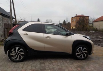 Toyota Aygo X 1.1 VVT-i 72KM 2023 Toyota Aygo X Okazja Benzyna 72KM, zdjęcie 15