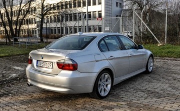 BMW Seria 3 E90-91-92-93 Limuzyna E90 325i 218KM 2008 BMW Seria 3 2,5 (218KM) Automat Bezwypadkowa Skory Sportsitze iDrive 2.5, zdjęcie 3