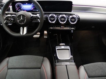 Mercedes Klasa A W177/V177 Hatchback Facelifting 2.0 220 190KM 2025 A Klasa 220 4-Matic AMG Line 2.0 (190KM) 2025, zdjęcie 5