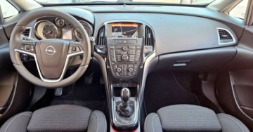 Opel Astra J Sports Tourer Facelifting 2.0 CDTI ECOTEC 165KM 2015 Opel Astra Lift 2.0 CDTI 165KM NawiPL BiXenony Ledy Grzane Kubełki+ Kiera, zdjęcie 4