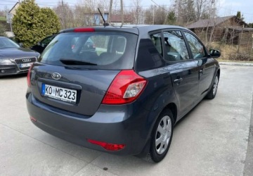 Kia Ceed I Hatchback 5d Facelifting 1.4 DOHC CVVT 90KM 2010 Kia Ceed Kia Ceed 1.4 CVVT Attract 1.4 Benzyna 90KM, zdjęcie 6