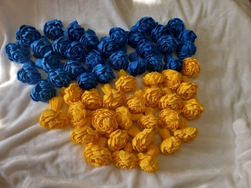 Розы из креповой бумаги