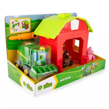 Zagroda z zwierzętami i kombajnem John Deere