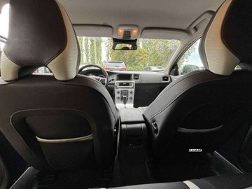 Volvo V60 I Kombi 2.0 D3 163KM 2011 Volvo V60 Volvo V60 R-design 2,0 Diesel 5 Cylindrow Automat Zamiana 2.0, zdjęcie 1