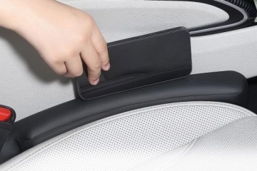 Набор подушек, заполняющих пространство между сиденьями