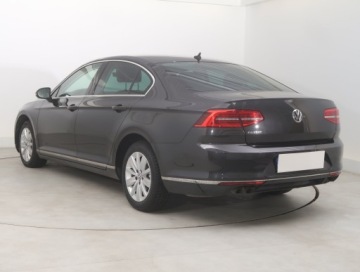Volkswagen Passat B8 Limousine 1.8 TSI BlueMotion Technology 180KM 2017 VW Passat 1.8 TSI, Salon Polska, Automat, Skóra, zdjęcie 3