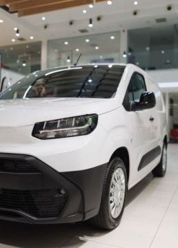 Toyota 2024 Toyota Proace City City 1.5 D-4D Standard 2,3t Active 1.5 Diesel 102KM, zdjęcie 12