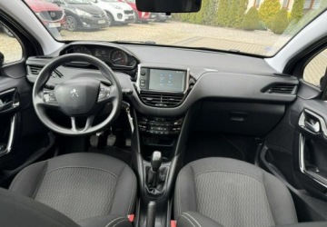 Peugeot 208 I Hatchback 5d Facelifting 1.2 PureTech 82KM 2017 Peugeot 208 1,2 82KM Klimatronik Navi Kamera CarPlay 1.2 Benzyna 82KM, zdjęcie 13