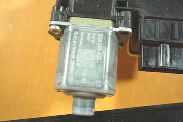 AUDI Q2 81A 34KM VODÍTKO OKNO ZADNÍ LEVÝ 81A839461 / 5Q0959407