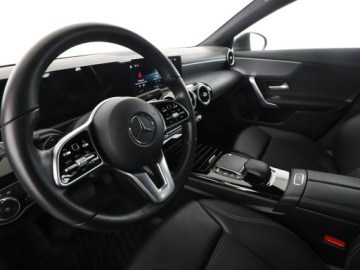 Mercedes CLA C118/X118 Shooting Brake 2.0 200d 150KM 2020 Mercedes CLA 200 automat full LED półskóra, zdjęcie 13