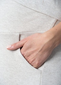 ВИСКОЗНЫЕ БЕЖЕВЫЕ БРЮКИ ДЛЯ МАТЕРИАЛОВ С ШИРОКИМИ НОГИНАМИ M