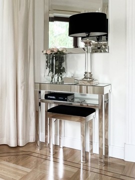 Зеркальная консоль с хромированной полкой
