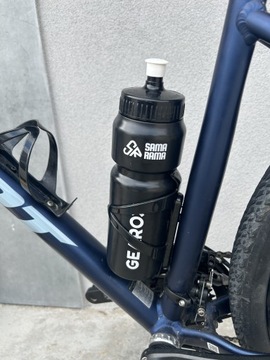 BIDON ROWEROWY GEAROX SPORTOWY 750 ML BUTELKA NA WODĘ ROWER 0,75L HDPE