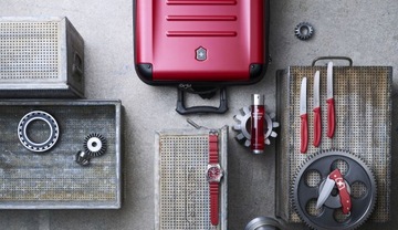 Нож Swiss Modern 10 см черный зубцы VICTORINOX