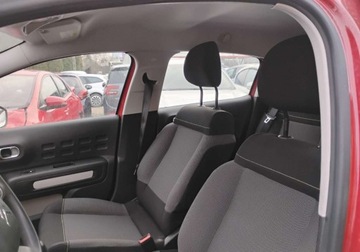 Citroen C3 III Hatchback 1.2 PureTech 82KM 2018 Citroen C3 2018r, 1.2 Benzyna. Delikatnie uszkodzony lewy przod. Jezdzi, zdjęcie 7