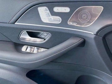 Mercedes GLE V167 SUV Facelifting 2.0 300d 269KM 2025 MERCEDES-BENZ GLE 300 d 4-Matic AMG Line 2.0 (269KM) 2025, zdjęcie 7