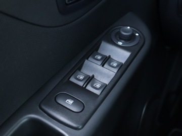 Renault Captur I Crossover 1.2 ENERGY TCe 118KM 2015 Renault Captur 1.2 TCe, Salon Polska, Automat, zdjęcie 17