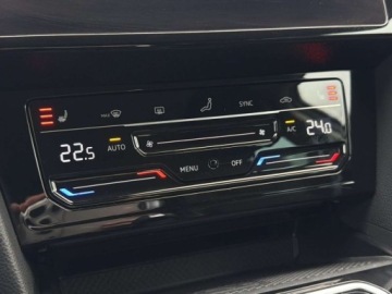 Volkswagen Passat B8 Variant Facelifting 2.0 TDI SCR 150KM 2023 Volkswagen Passat TDI 150KM Elegance LED Matrix Nawigacja Martwe pole, zdjęcie 22