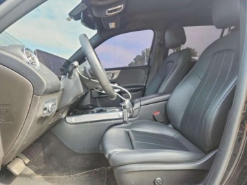 Mercedes GLB 2021 Mercedes-Benz GLB 2021 MERCEDES-BENZ GLB 250 4MATIC 2.0 Benzyna 221KM, zdjęcie 7