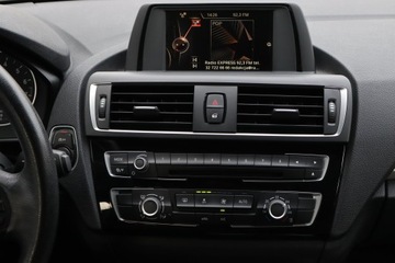 BMW Seria 1 F20-F21 Hatchback 5d Facelifting 2015 118i 136KM 2016 BMW 1 118i, Salon Polska, Automat, Klima, zdjęcie 11