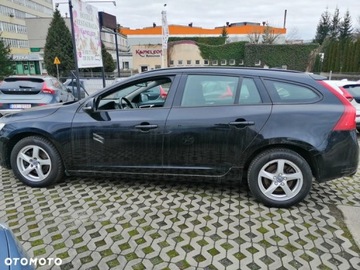 Volvo V60 I Kombi Facelifting 2.0 T3 DRIVE-E 152KM 2016 Volvo V60 I 2.0 T3 2,0, bezwypadkowy, zdjęcie 10