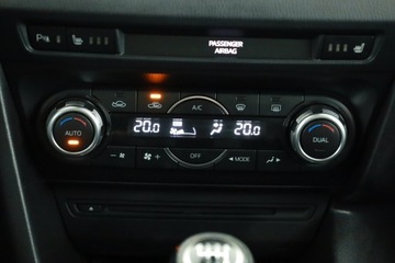 Mazda 3 III Sedan 2.2 SKYACTIV-D 150KM 2014 Mazda 3 2.2 Skyactiv-D, Skóra, Navi, Xenon, zdjęcie 17