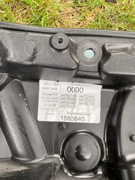 MERCEDES VITO TŘÍDA V W447 MECHANIZMUS VODÍTKO OKNO PRAVÝ PŘEDNÍ