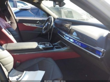 BMW Seria 7 G70 2024 BMW Seria 7 740i, 2024r., 3.0L 3.0 Benzyna 375KM, zdjęcie 9