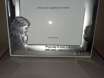 SREBRNA RAMKA NA ZDJĘCIE 10X15 KOMUNIA DZIEWCZYNKA GRAWER