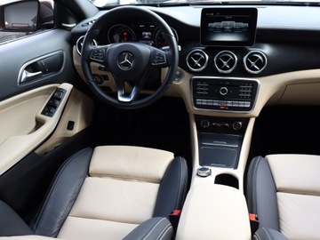 Mercedes GLA I Off-roader 2.0 220 184KM 2017 Mercedes GLA GLA 220 4MATIC, Salon Polska, 4X4, zdjęcie 6