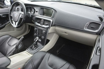 Volvo V40 II Hatchback 1.6 D2 115KM 2014 Volvo V40 1.6 HDi automat nawi kamera serwis ASO, zdjęcie 12