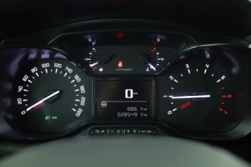 Citroen C3 III Hatchback Facelifting 1.2 PureTech 83KM 2023 Citroen C3 1.2 PureTech, Salon Polska, zdjęcie 7