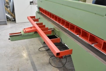 ГИЛЬОТИНА ДЛЯ ОБРАБОТКИ ШПОНА - 3100мм