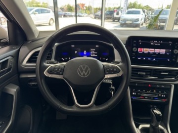 Volkswagen T-Roc I SUV Facelifting 1.5 TSI ACT 150KM 2023 Volkswagen T-Roc Life Kamera cofania LED CarPlayAndroid Auto Asystent, zdjęcie 13