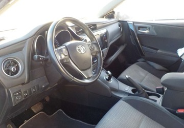 Toyota Auris II 2018 Toyota Auris Okazja 1.8 Hybryda 100KM, zdjęcie 16