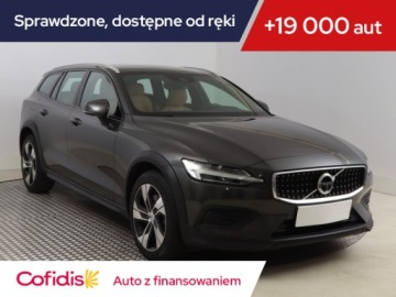 Volvo V60 II  Kombi 2.0 D4 190KM 2020 Volvo V60 Cross Country D4 2.0 AWD, 187 KM, 4X4