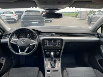 Volkswagen Passat B8 Variant Facelifting 2.0 TDI SCR 150KM 2020 Volkswagen Passat Variant Automat Podgrzewanie, zdjęcie 8