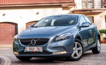 Volvo V40 II Hatchback 2.0 T2 DRIVE-E 122KM 2016 Volvo V40 Volvo V40 T2 Drive-E Kinetic 2.0 Benzyna 122KM, zdjęcie 1