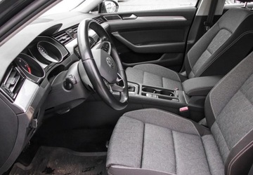 Volkswagen Passat B8 Variant Facelifting 2.0 TDI SCR 150KM 2022 Volkswagen Passat Variant 2.0TDI 150KM Business DSG, Czujniki Parkowania,, zdjęcie 9